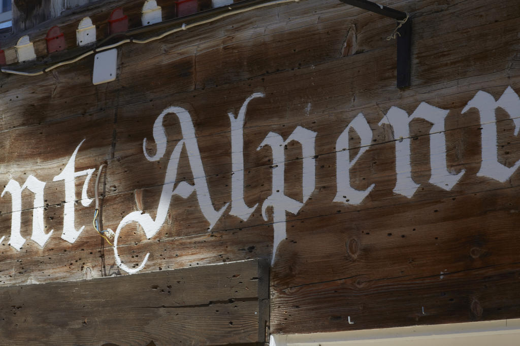 Alpenrose Gadmen - Gasthaus Bagian luar foto